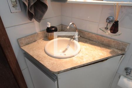 Casa à venda com 208m², 3 quartos e 3 vagasBanheiro Social