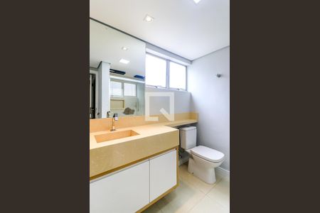 Apartamento à venda com 89m², 2 quartos e 1 vagaBanheiro da Suíte