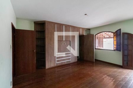 Casa à venda com 480m², 3 quartos e 4 vagasSuíte