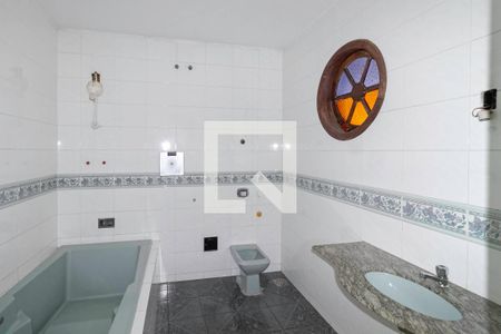 Casa à venda com 480m², 3 quartos e 4 vagasBanheiro da suíte