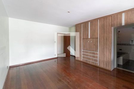 Casa à venda com 480m², 3 quartos e 4 vagasSuíte