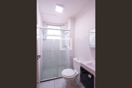 Banheiro de apartamento para alugar com 2 quartos, 44m² em Vila Lage, São Gonçalo