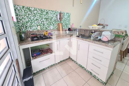 Casa à venda com 300m², 2 quartos e 2 vagas Casa à venda com 300m², 2 quartos e 2 vagasCozinha