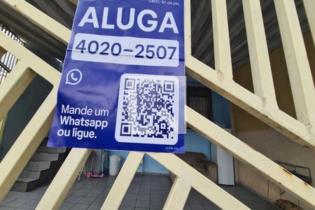 Casa à venda com 300m², 2 quartos e 2 vagas Casa à venda com 300m², 2 quartos e 2 vagasPlaquinha