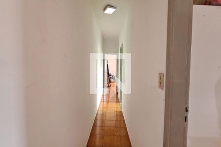 Casa à venda com 300m², 2 quartos e 2 vagas Casa à venda com 300m², 2 quartos e 2 vagasCorredor