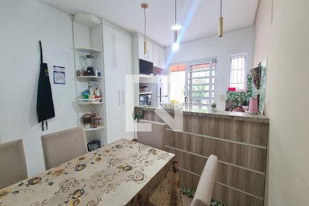 Casa à venda com 300m², 2 quartos e 2 vagas Casa à venda com 300m², 2 quartos e 2 vagasCozinha