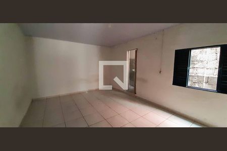 Casa para alugar com 72m², 1 quarto e sem vagaSuíte
