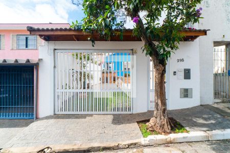 Casa à venda com 110m², 3 quartos e 2 vagasFachada