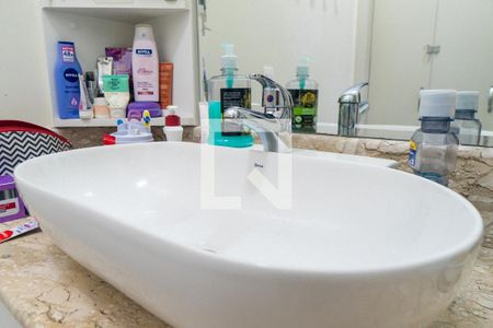 Casa à venda com 110m², 3 quartos e 2 vagasBanheiro da Suíte 2 Detalhe