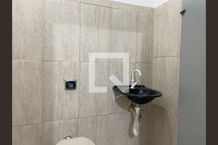 Banheiro de casa para alugar com 1 quarto, 62m² em Helena Maria, Osasco