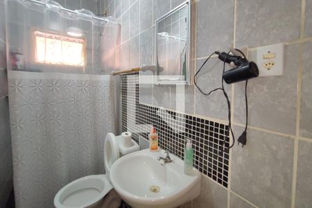 Casa à venda com 400m², 3 quartos e 8 vagasCasa 2 - Banheiro