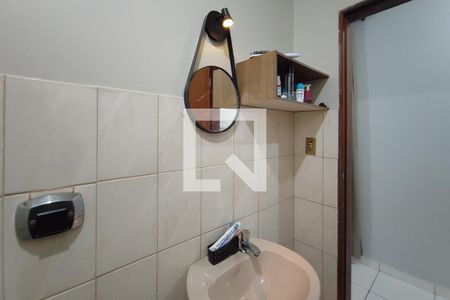 Casa à venda com 400m², 3 quartos e 8 vagasBanheiro