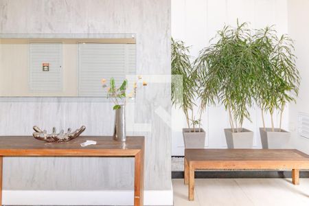 Apartamento para alugar com 72m², 2 quartos e 1 vaga Apartamento para alugar com 72m², 2 quartos e 1 vagaÁrea comum - Hall de entrada