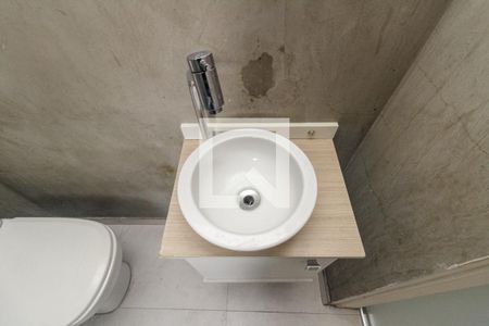 Banheiro de kitnet/studio à venda com 1 quarto, 28m² em Vila Buarque, São Paulo