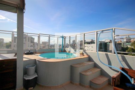 Apartamento à venda com 160m², 4 quartos e 2 vagasVaranda com Piscina