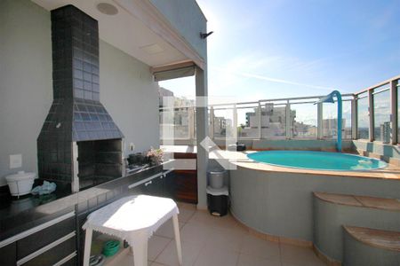 Apartamento à venda com 160m², 4 quartos e 2 vagasVaranda com Piscina