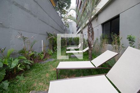 Studio para alugar com 25m², 1 quarto e sem vaga Studio para alugar com 25m², 1 quarto e sem vagaÁrea comum - Piscina