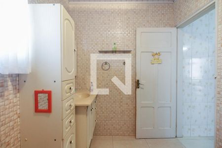 Casa à venda com 100m², 2 quartos e 2 vagasBanheiro Social 