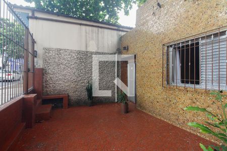 Casa à venda com 100m², 2 quartos e 2 vagasQuintal - Entrada 