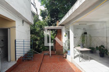 Casa à venda com 100m², 2 quartos e 2 vagasQuintal com Churrasqueira 