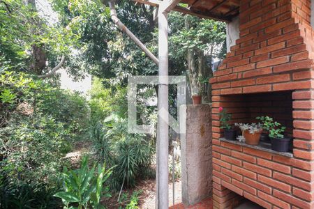 Casa à venda com 100m², 2 quartos e 2 vagasQuintal com Churrasqueira 