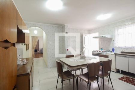 Casa à venda com 100m², 2 quartos e 2 vagasCozinha 