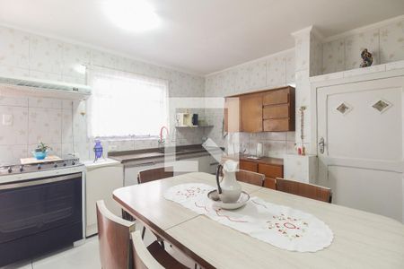 Casa à venda com 100m², 2 quartos e 2 vagasCozinha 