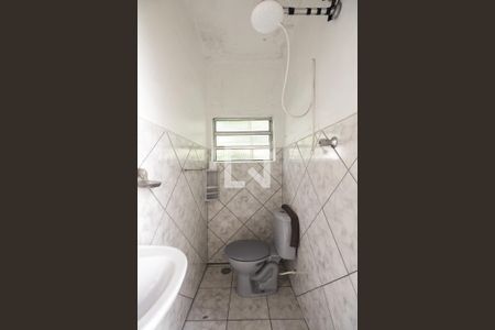 Casa à venda com 100m², 2 quartos e 2 vagasBanheiro Externo 