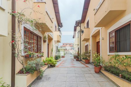 Casa de condomínio para alugar com 180m², 3 quartos e 2 vagasCondomínio