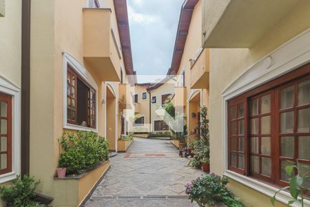 Casa de condomínio para alugar com 180m², 3 quartos e 2 vagasCondomínio