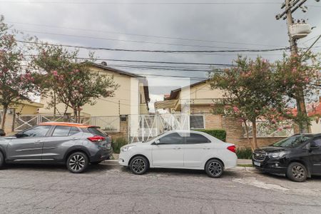 Casa de condomínio para alugar com 180m², 3 quartos e 2 vagasFachada