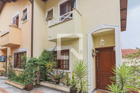 Casa de condomínio para alugar com 180m², 3 quartos e 2 vagasFachada