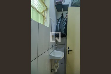 Casa à venda com 215m², 5 quartos e 2 vagasBanheiro de Serviço