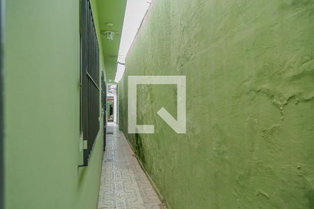 Casa à venda com 215m², 5 quartos e 2 vagasCorredor externo