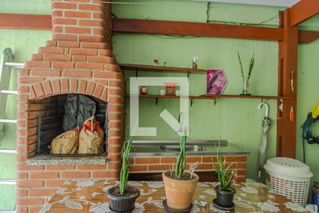 Casa à venda com 215m², 5 quartos e 2 vagasQuintal e Área de Serviço - Churrasqueira