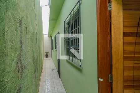 Casa à venda com 215m², 5 quartos e 2 vagasCorredor externo