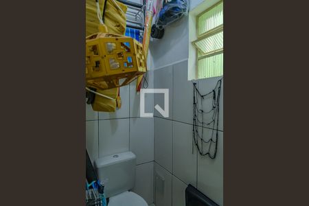 Casa à venda com 215m², 5 quartos e 2 vagasBanheiro de Serviço