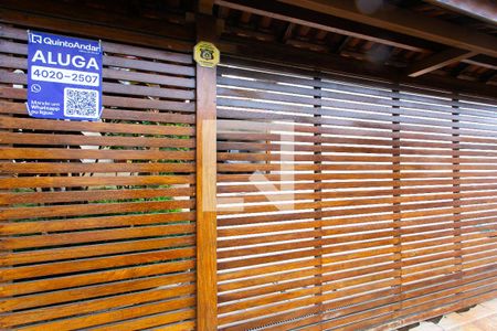 Casa para alugar com 90m², 4 quartos e 1 vaga Casa para alugar com 90m², 4 quartos e 1 vagaFachada