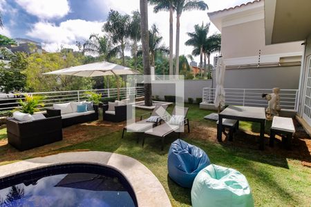 Casa à venda com 700m², 4 quartos e 8 vagas Casa à venda com 700m², 4 quartos e 8 vagasÁrea Piscina