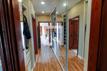 Casa à venda com 700m², 4 quartos e 8 vagas Casa à venda com 700m², 4 quartos e 8 vagasCloset da suíte 1