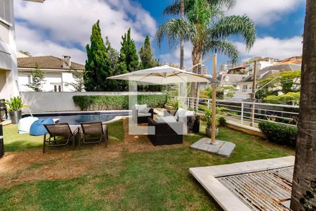 Casa à venda com 700m², 4 quartos e 8 vagas Casa à venda com 700m², 4 quartos e 8 vagasÁrea Piscina