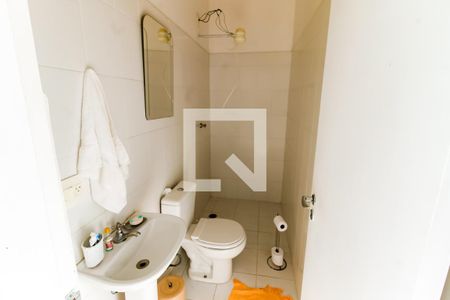 Casa à venda com 700m², 4 quartos e 8 vagas Casa à venda com 700m², 4 quartos e 8 vagasBanheiro de serviço