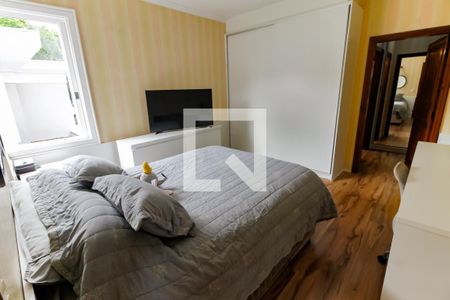 Casa à venda com 700m², 4 quartos e 8 vagas Casa à venda com 700m², 4 quartos e 8 vagasSuíte 3