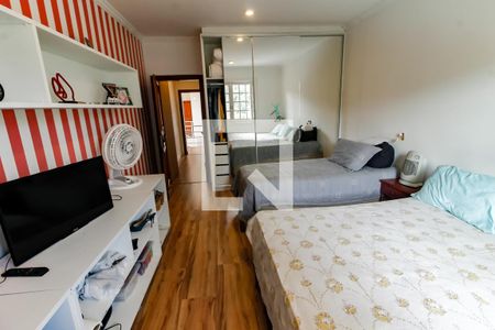 Casa à venda com 700m², 4 quartos e 8 vagas Casa à venda com 700m², 4 quartos e 8 vagasSuíte 4 - armários