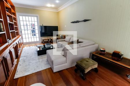 Casa à venda com 700m², 4 quartos e 8 vagas Casa à venda com 700m², 4 quartos e 8 vagasSala 3 - TV