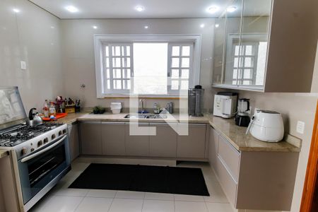 Casa à venda com 700m², 4 quartos e 8 vagas Casa à venda com 700m², 4 quartos e 8 vagasCozinha - Armários