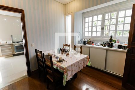 Casa à venda com 700m², 4 quartos e 8 vagas Casa à venda com 700m², 4 quartos e 8 vagasCopa