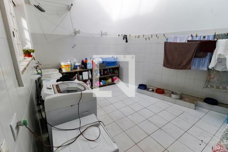 Casa à venda com 700m², 4 quartos e 8 vagas Casa à venda com 700m², 4 quartos e 8 vagasÁrea de Serviço