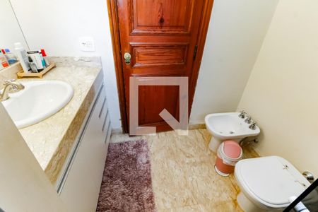 Casa à venda com 700m², 4 quartos e 8 vagas Casa à venda com 700m², 4 quartos e 8 vagasSuíte 3