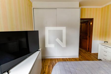 Casa à venda com 700m², 4 quartos e 8 vagas Casa à venda com 700m², 4 quartos e 8 vagasSuíte 3 - armários